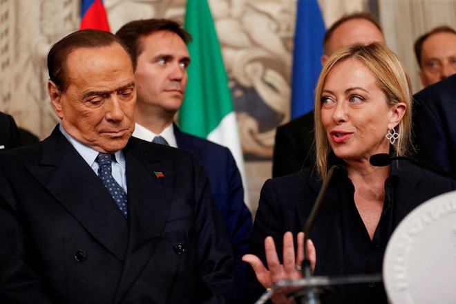 Silvio Berlusconi je bil politični zaveznik aktualne predsednice italijanske vlade Giorgie Meloni. FOTO: Yara Nardi/ Reuters