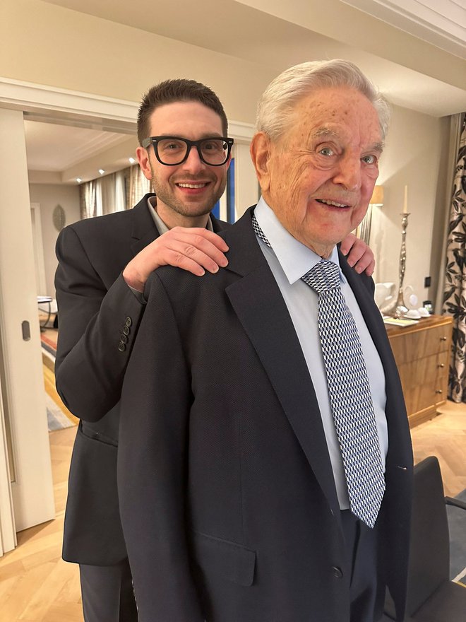 George Soros s sinom Alexandrom. FOTO: Alex Soros/Twitter, Reuters