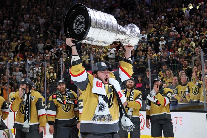 Hokejisti Vegas Golden Knights so prvič v svoji klubski zgodovini osvojili Stanleyjev pokal. FOTO: Bruce Bennett/Getty Images, AFP