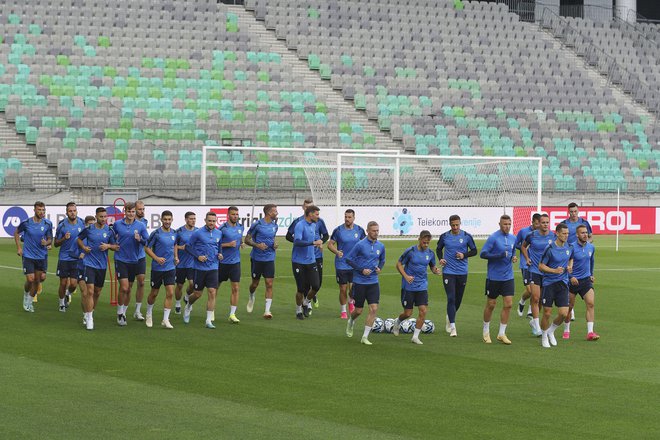 Slovenci so se za tekmo s Finsko pripravljali tako na Gorenjskem kot v Ljubljani. FOTO: Leon Vidic