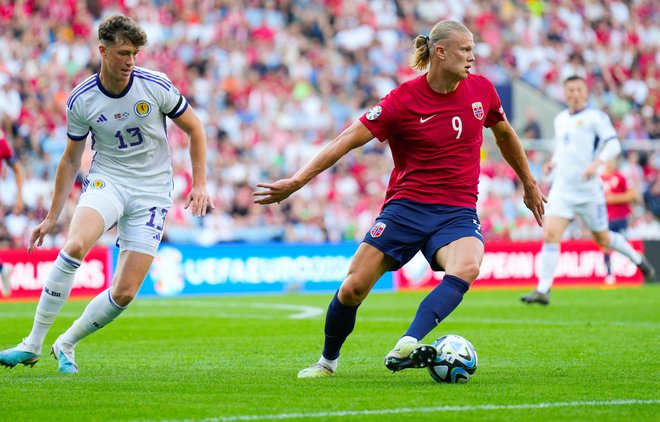 Erling Haaland je norveške Vikinge popeljal v vodstvo, na koncu so škotski pogumneži zasukali izid v Oslu. FOTO: Fredrik Varfjell/Reuters