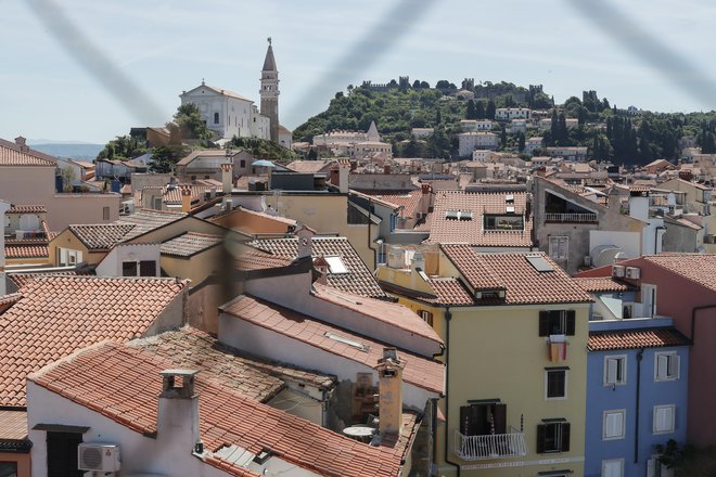 Stanovanje v turistični občini je za marsikaterega mladega domačina – kaj šele za samozaposleno samohranilko – nedosegljivo. FOTO: Uroš Hočevar/Kolektiff