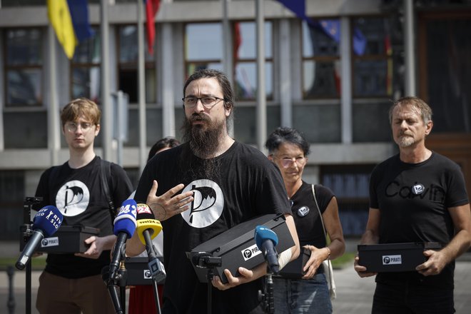 Feratović je ocenil, da je v dosedanjih komentarjih in odzivih prihajalo do zavajanj in tudi napačnih interpretacij mednarodnih analiz. FOTO: Jože Suhadolnik/Delo