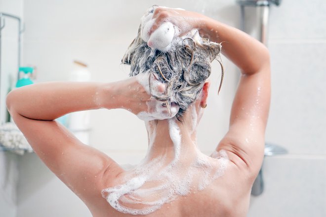 Ene same resnice o tem, kako pogosto si moramo umivati ​​lase, ni... FOTO:  Shutterstock