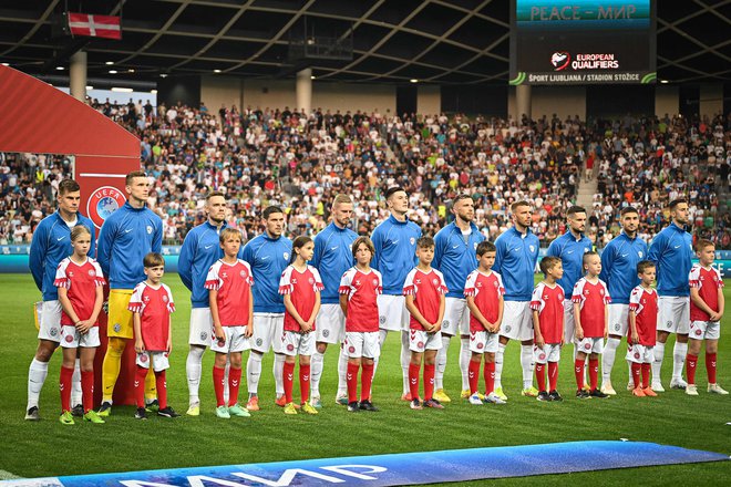 Slovence čaka zelo zahtevno nadaljevanje boja za euro 2024. FOTO: Jure Makovec/AFP