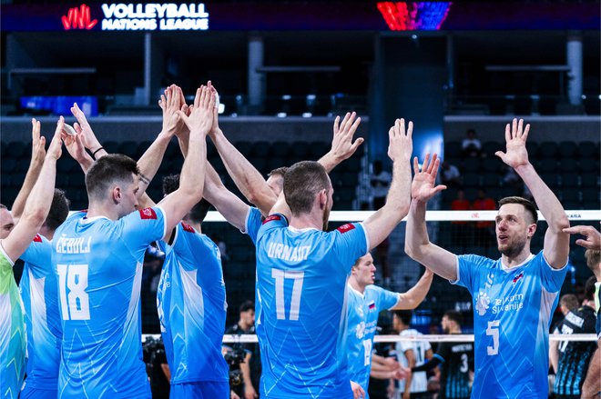 Slovenci so odlično začeli drugi cikel v Franciji. FOTO: FIVB