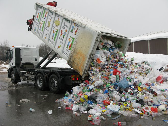 Za inovativno recikliranje plastike je dovolj prva stopnja sortiranja. FOTO: Jaroslav Jankovič