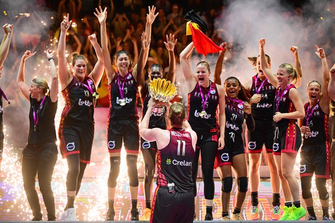 V velikem finalu 39. eurobasketa v Ljubljani so Belgijke s 64:58 ugnale Španke. FOTO: Jure Makovec/AFP