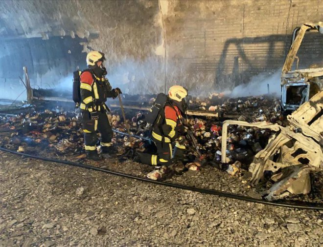 Materialna škoda bo gotovo velikanska. FOTO: PGD Brezje