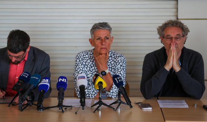 Jakob Počivavšek, Lidija Jerkič in Branimir Štrukelj na današnji novinarski konferenci FOTO: Matej Družnik/Delo