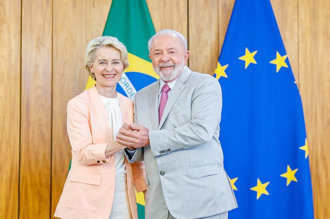 Potrebujemo več diplomacije in manj oboroženih intervencij, je Lula da Silva dejal Ursuli von der Leyen. FOTO: Reuters