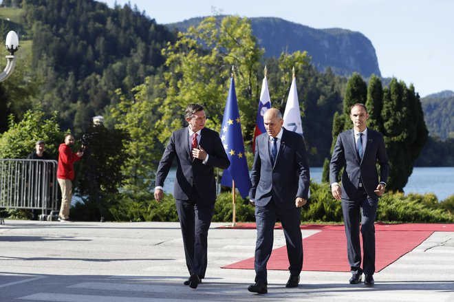 Bivši predsednik republike Borut Pahor je Janeza Janšo kot nosilca zunanje politike prepričal o kandidaturi za Varnostni svet OZN. FOTO: Leon Vidic/Delo