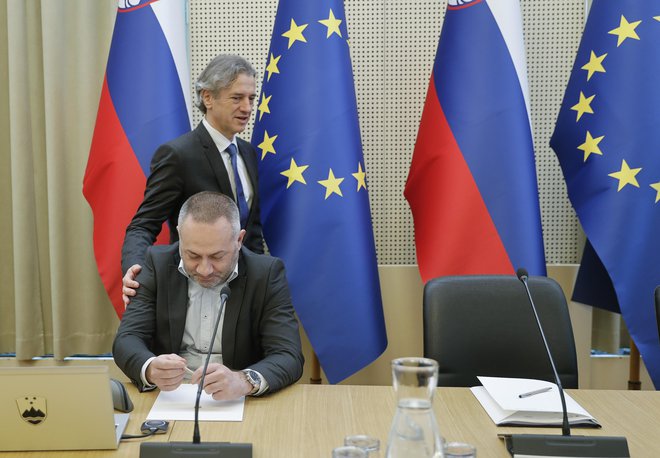 Minister Danijel Bešič Loredan je podal odstopno izjavo in naj bi popoldne že praznil svojo pisarno. FOTO: Jože Suhadolnik/Delo