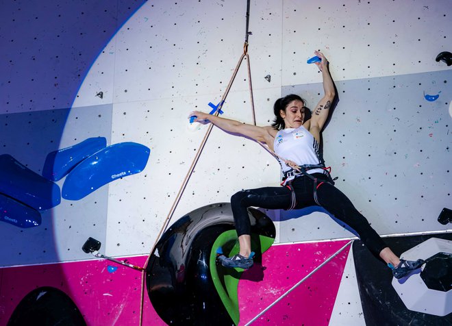 Mia Krampl je bila najuspešnejša Slovenka v današnjem polfinalu. FOTO: Lena Drapella/IFSC