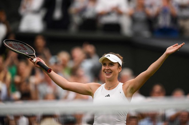 Elina Svitolina se je zavihtela v polfinale Wimbledona. FOTO: Daniel Leal/AFP