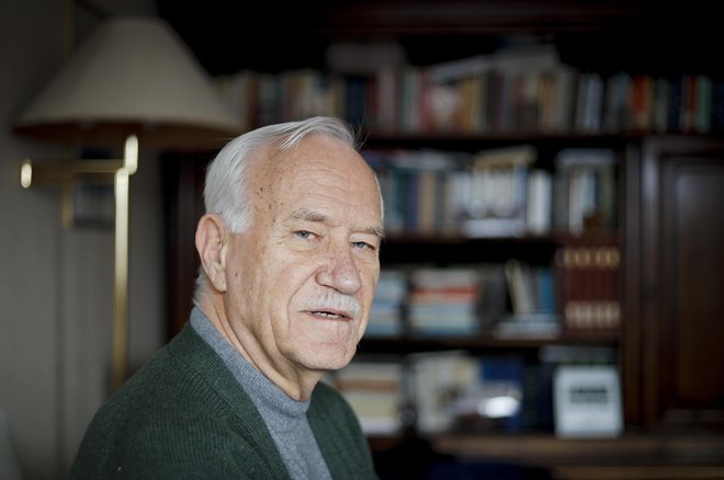 Pavel (Paolo) Fonda, letnik 1942, je pobudnik in soustanovitelj Slovenskega društva za psihoanalitično psihoterapijo (2014). FOTO: Jože Suhadolnik/Delo