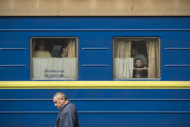 Vojna nikoli ne more biti tema, ki se nas ne tiče, je nekoč dejal George Bernard Shaw, zato je molk o njej moralno nesprejemljivo dejanje. FOTO: Jure Eržen/delo