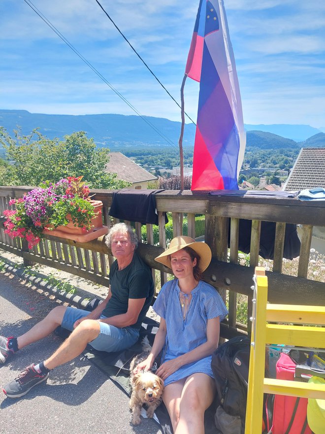 Vanč in Suzi iz Slovenskih Konjic sta velika ljubitelja hribov in kolesarjenja. FOTO: Miha Hočevar