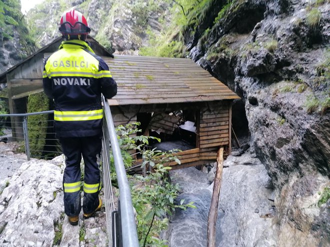 Bolnica Franja po neurju. FOTO: Milojka Magajne/Delo