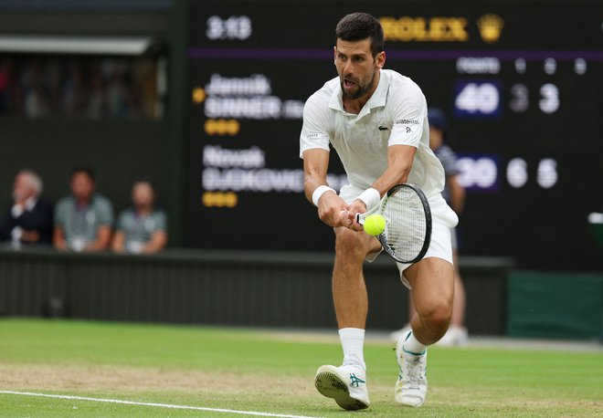 Novak Đoković bo jutri lovil že svojo 8. wimbledonsko lovoriko.

FOTO: Adrian Dennis/AFP