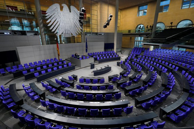 Spodnji dom parlamenta je pred kratkim zavrnil oba predloga zakona o pomoči pri samomoru. Foto Michele Tantussi/Reuters