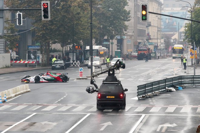 Snemanje reklame na Dunajski cesti v Ljubljani 7. oktobra 2018. FOTO: Marko Feist