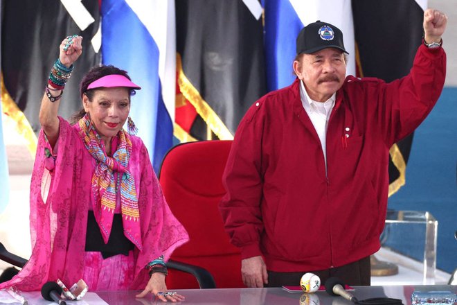 Rosario in Daniel Ortega sta v Managui zaznamovala 44. obletnico sandinistične revolucije. FOTO: Jairo Cajina/AFP