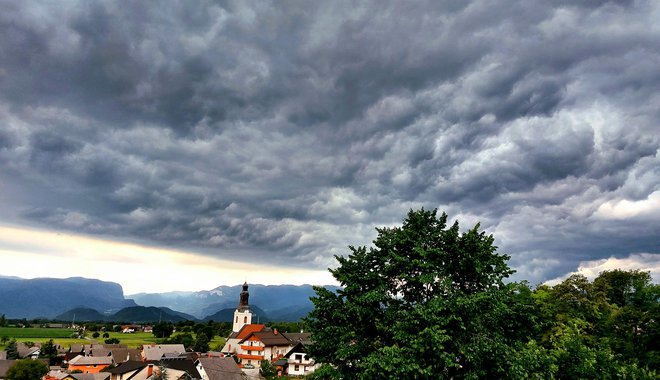 Neurja so prvi znak podnebnega neravnovesja. FOTO: Blaž Samec