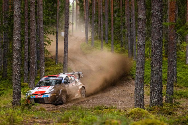 Ugrofinec Kalle Rovanperä se na reliju v ugrofinski Estoniji počuti kot doma. FOTO: Timo Anis/AFP