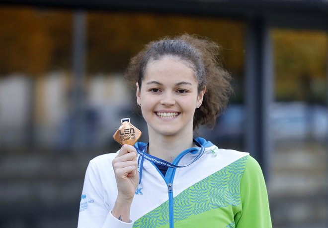 Katja Fein je na svetovnem prventvu v vodnih športih na Japonskem sicer debelo zaostala za osebnim rekordom, a v Fukuoki se pripravlja za mundial februarja prihodnje leto v Dohi. FOTO: Jože Suhadolnik/Delo