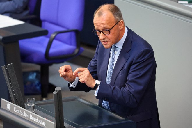 Ni prvič, da je Friedrich Merz s svojimi izjavami razburil tako strankarske kolege kot ostale politike, a tokrat gre za precej resnejši zdrs. FOTO: Fabrizio Bensch/REUTERS