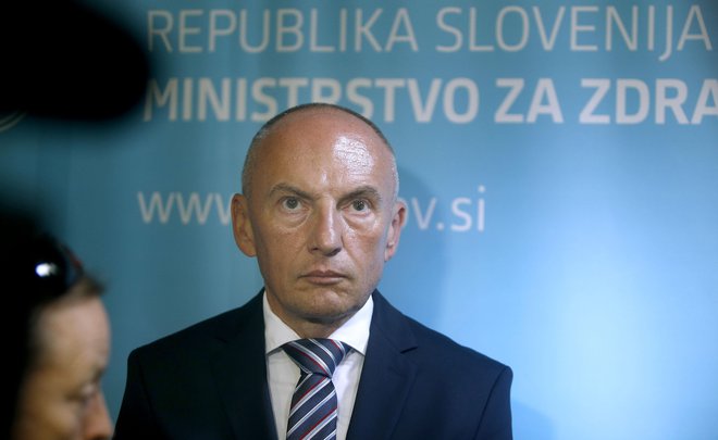 Šabeder, ki se danes na naše klice in sporočila ni odzval, je po neuradnih informacijah svojo pisarno pospravil že dan pred odstopom ministra za zdravje Danijela Bešiča Loredana. FOTO: Blaž Samec/Delo