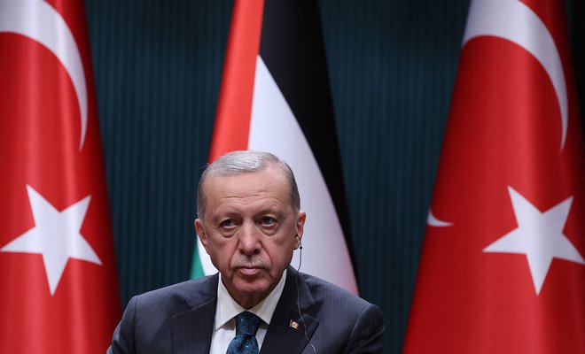 Zdi se, da so ukrajinska kriza in nedavne volitve Erdoğana in njegove svetovalce spodbudile k ponovni presoji geopolitičnega položaja Turčije. FOTO: Adem Altan/AFP