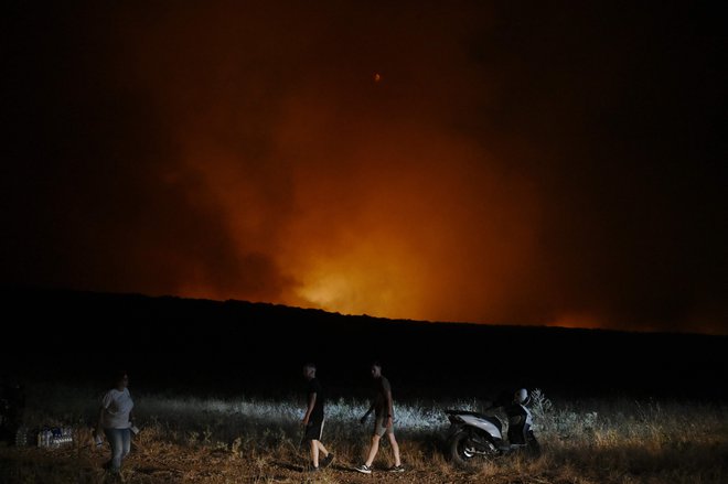 Od maja je bila povprečna globalna temperatura morske površine precej višja od prej opaženih vrednosti za ta letni čas, kar je prispevalo k izjemno toplemu juliju. FOTO: Sakis Mitrolidis/AFP