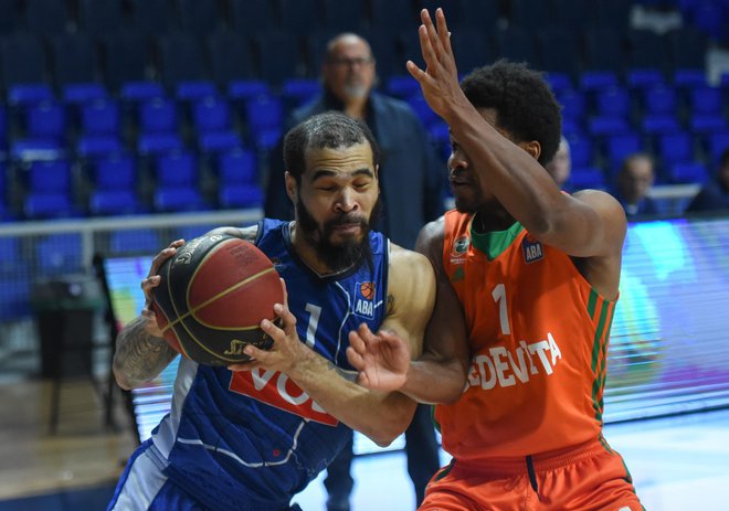 Justin Cobbs (levo) bo oblekel dres Cedevite Olimpije. FOTO: ABA