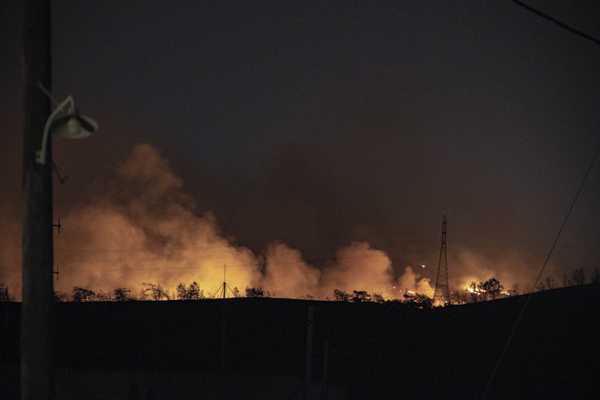 Za ognjem je ostalo le še popolno opustošenje. FOTO:  Reuters Connect