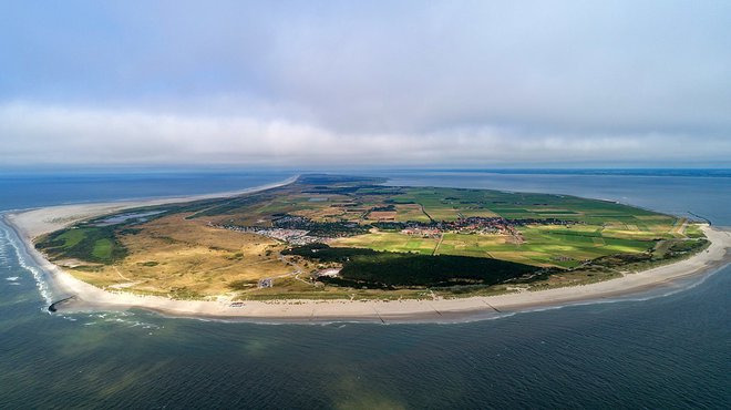 Ogenj je izbruhnil, ko je bila ladja 14 navtičnih milj severno od nizozemskega otoka Ameland v Waddenskem morju. FOTO: wikipedija