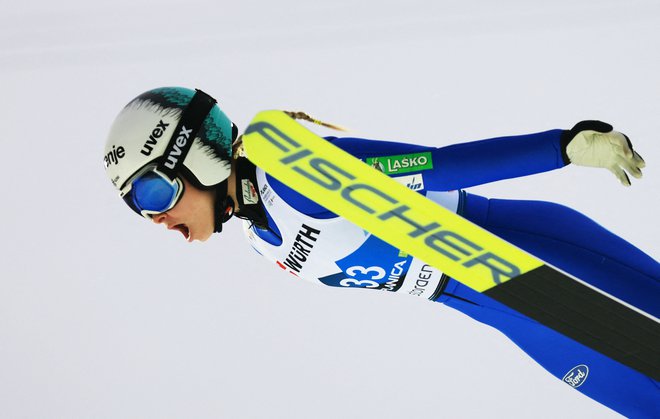 Nika Križnar je poletela do zmage v Courchevelu. FOTO: Borut Živulović/Reuters