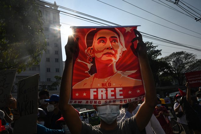 Za zdaj ni jasno, ali je novica o preselitvi Aung San Su Či v hišni pripor resnična. FOTO: AFP