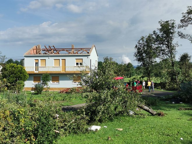 Škoda po neurju na območju Ilirske Bistrice FOTO: Jože Suhadolnik/Delo