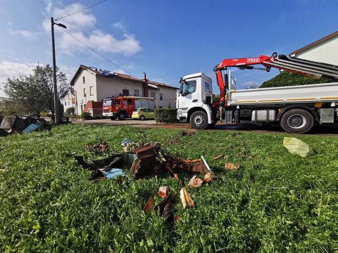 Škoda po neurju na območju Ilirske Bistrice FOTO: Jože Suhadolnik/Delo