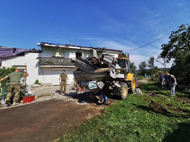 Škoda po neurju na območju Ilirske Bistrice FOTO: Jože Suhadolnik/Delo