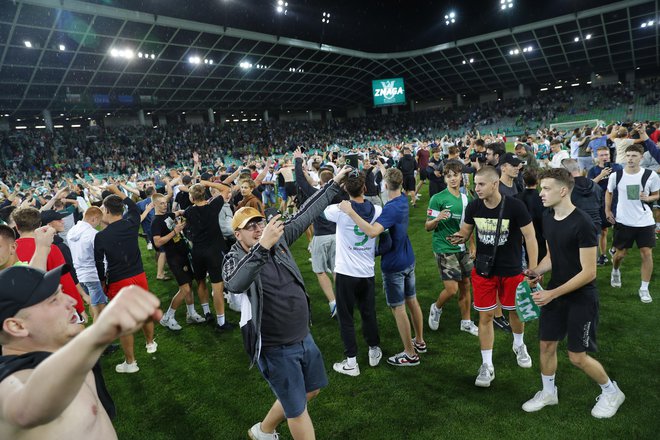 Stožice so rajale ob prvi Olimpijini uvrstitvi doslej v skupinski del evropskih tekmovanj. FOTO: Leon Vidic/Delo