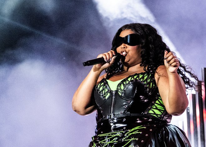 Lizzo plays at Orange Stage at the Roskilde festival, in Roskilde, Denmark on Saturday July 1. 2023. (Photo: Helle Arensbak/Ritzau Scanpix) Ritzau Scanpix/via REUTERS ATTENTION EDITORS - THIS IMAGE WAS PROVIDED BY A THIRD PARTY. DENMARK OUT. NO COMMERCIAL OR EDITORIAL SALES IN DENMARK. Foto Ritzau Scanpix Via Reuters