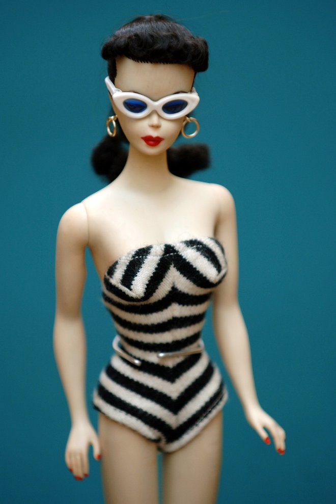 Ruth Handler je prvo Barbie ustvarila po podobi nemške lutke Bild Lilli, ki je bila igrača za moške. FOTO: Fiona Hanson Pa Images via Reuters Connect