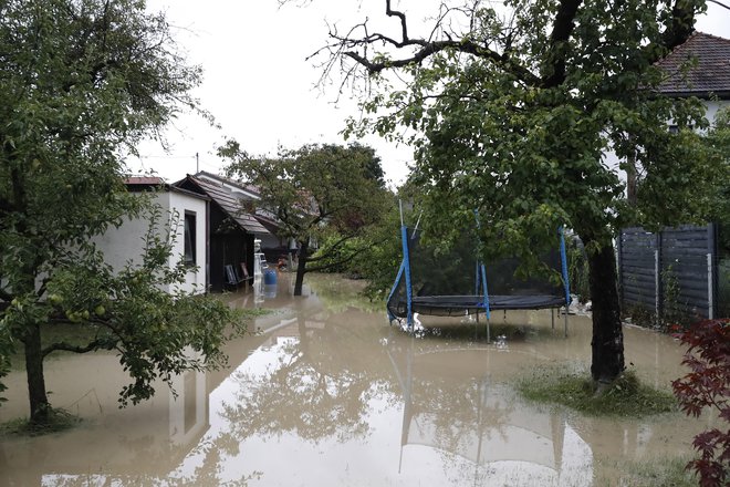 Poplave v Šmarci pri Kamniku. FOTO: Leon Vidic/Delo