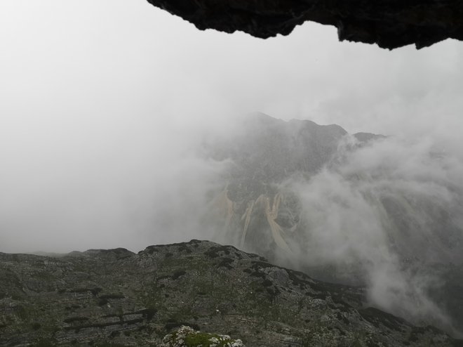 Mrtva Nizozemca so odkrili bohinjski gorski reševalci, po prvih informacijah policije bi bila lahko njuna smrt povezana z udarom strele (fotografija je simbolična). FOTO: Gorska reševalna služba Bohinj