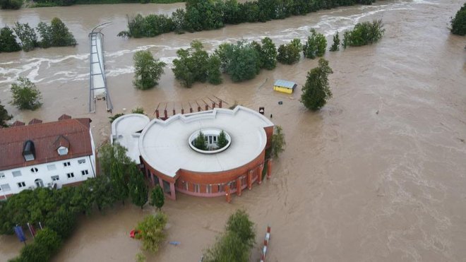 Knjižnica Medvode se je za las izognila katastrofi. FOTO: Civilna Zaščita Medvode