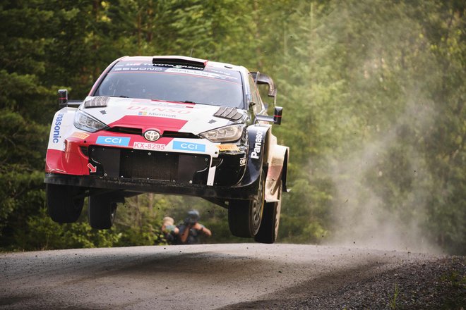 Elfyn Evans je bil najboljši na Finskem. FOTO: Hannu Rainamo/ AFP