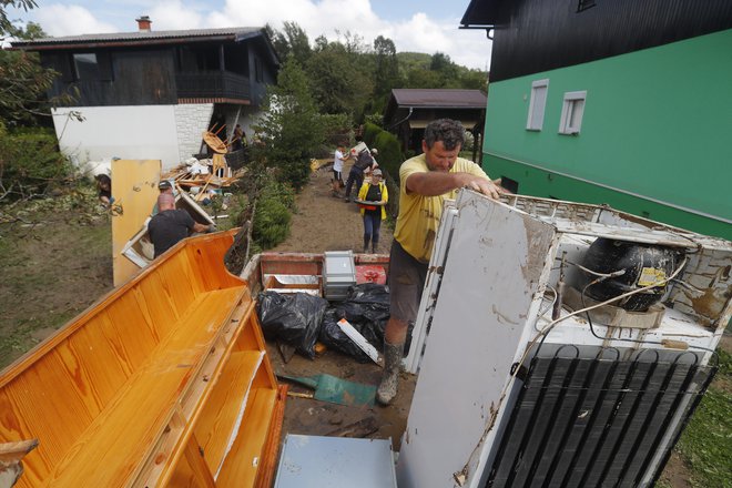 Male Braslovče so neprepoznavne, poplavljene so bile v celoti. FOTO: Leon Vidic

 